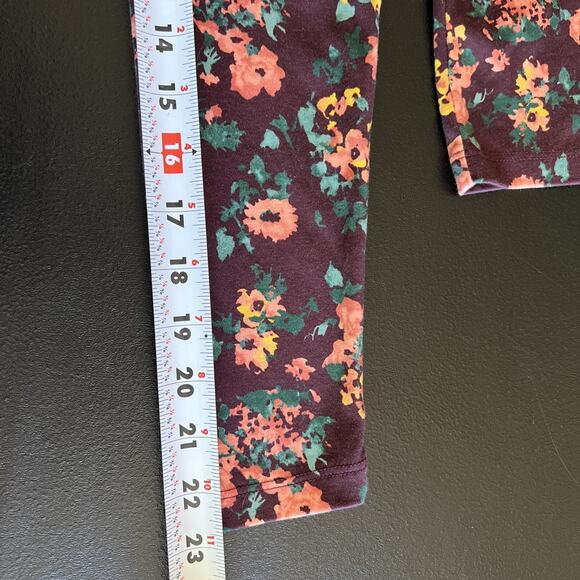 L.L. Bean Shirt Women's M Reg Dark Floral Pima Cotton Crewneck Tee Cottagecore - Picture 9 of 9